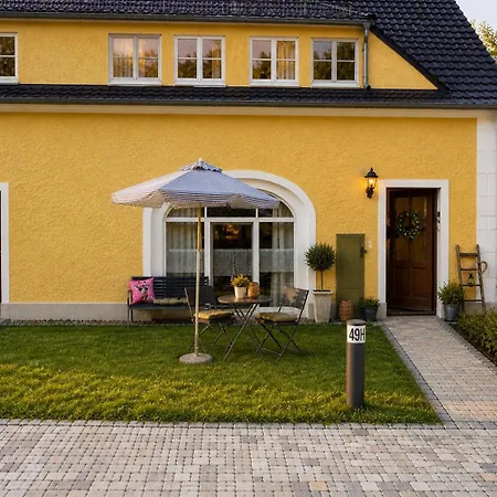 Appartement Alter Gutshof Kromlau 2, Blick Auf Schloss, Naehe Rakotzbruecke, Hunde Willkommen Gablenz