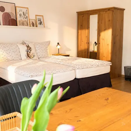 Appartement Alter Gutshof Kromlau 2, Blick Auf Schloss, Naehe Rakotzbruecke, Hunde Willkommen