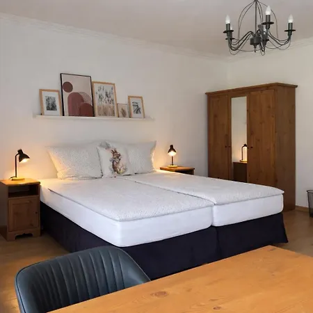 Appartement Alter Gutshof Kromlau 2, Blick Auf Schloss, Naehe Rakotzbruecke, Hunde Willkommen