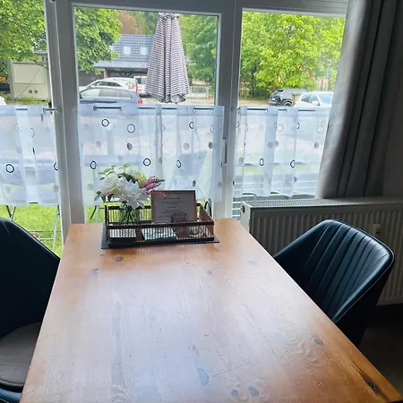 Alter Gutshof Kromlau 2, Blick Auf Schloss, Naehe Rakotzbruecke, Hunde Willkommen Appartement Gablenz